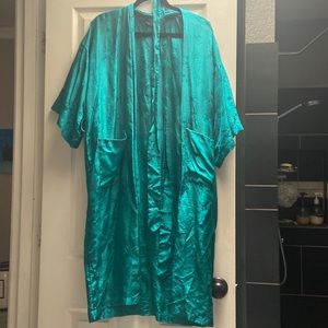 100% silk authentic robe made in Hong Kong worn once